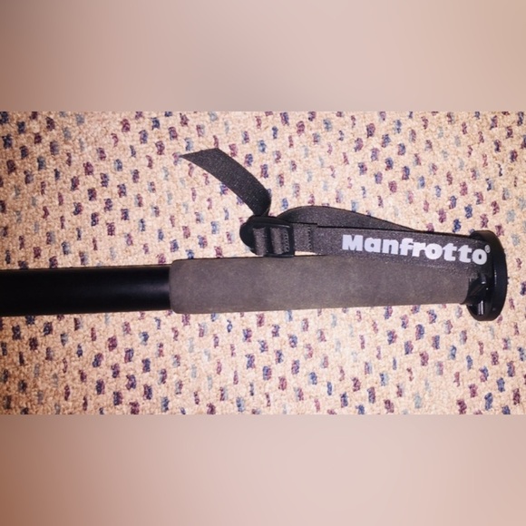 Black Manfrotto Monopod - Picture 2 of 4
